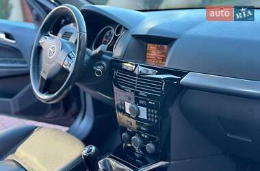 Универсал Opel Astra 2010 в 