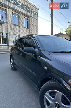 Седан Opel Astra 2006 в 