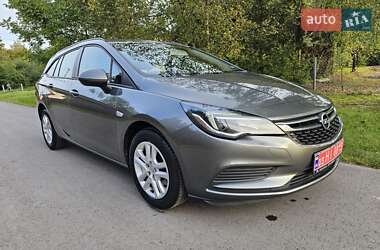 Универсал Opel Astra 2018 в Ровно