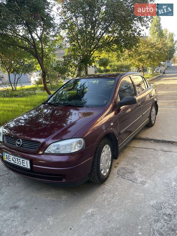 Седан Opel Astra 2007 в Днепре