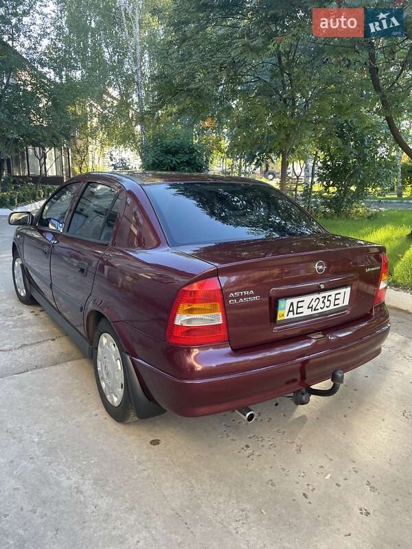 Седан Opel Astra 2007 в Днепре