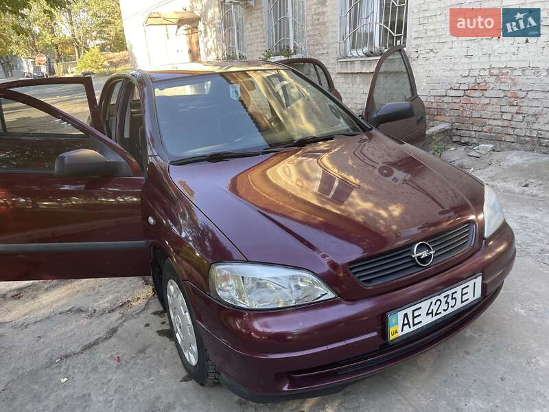 Седан Opel Astra 2007 в Днепре