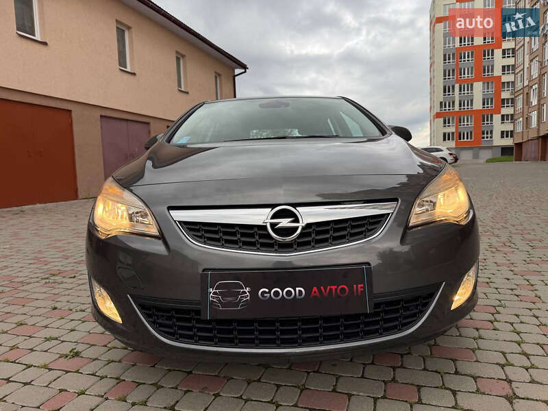 Хэтчбек Opel Astra 2010 в Ивано-Франковске
