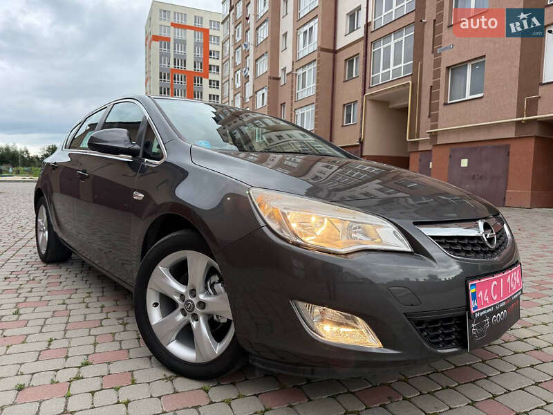 Хэтчбек Opel Astra 2010 в Ивано-Франковске