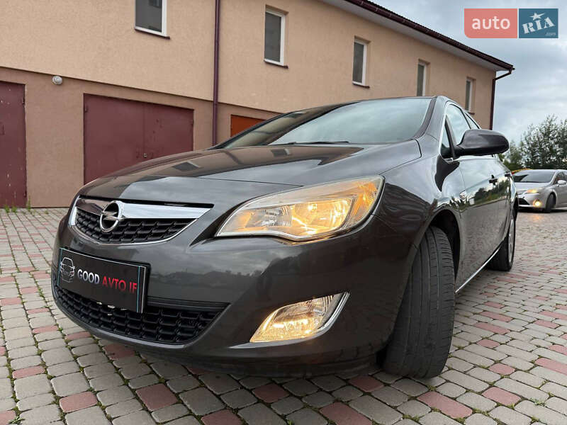 Хэтчбек Opel Astra 2010 в Ивано-Франковске