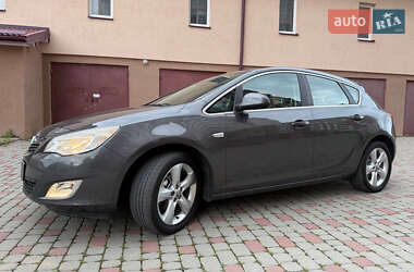 Хэтчбек Opel Astra 2010 в Ивано-Франковске