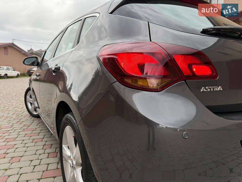 Хэтчбек Opel Astra 2010 в Ивано-Франковске