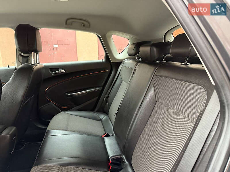 Хэтчбек Opel Astra 2010 в Ивано-Франковске