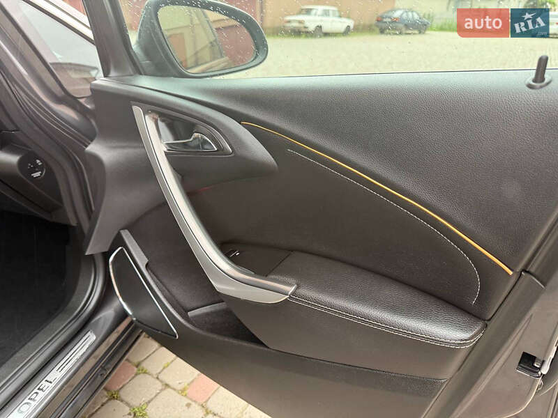 Хэтчбек Opel Astra 2010 в Ивано-Франковске