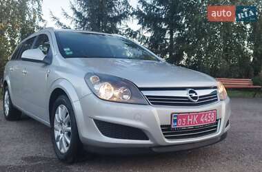 Універсал Opel Astra 2010 в Бердичеві