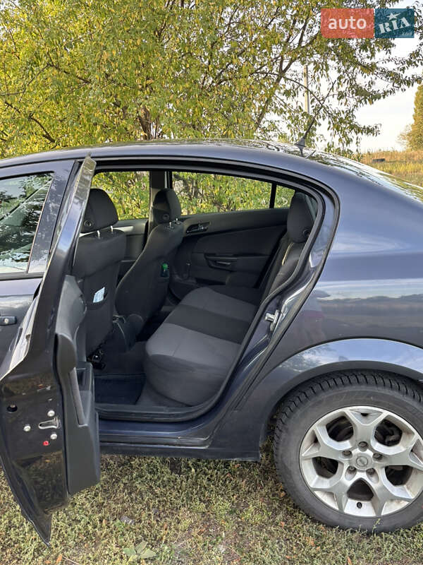 Седан Opel Astra 2007 в Коростені