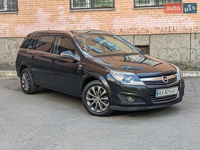 Opel Astra 2010 Opel Astra 2010