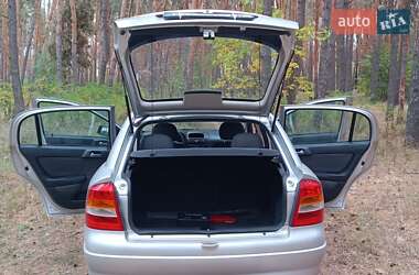 Хэтчбек Opel Astra 2007 в 