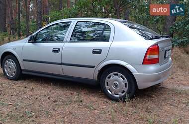 Хэтчбек Opel Astra 2007 в 