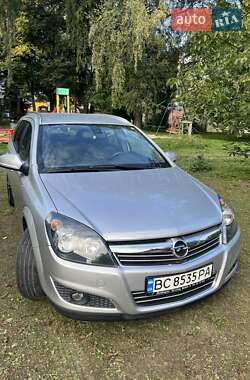 Универсал Opel Astra 2010 в 