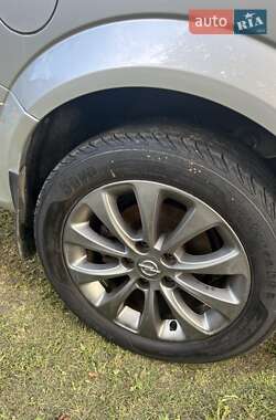 Универсал Opel Astra 2010 в 