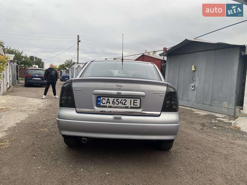 Седан Opel Astra 2002 в Черкассах