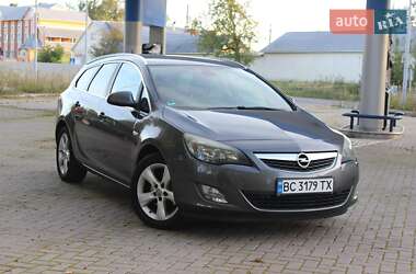 Opel Astra 2011