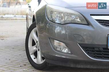 Универсал Opel Astra 2011 в 