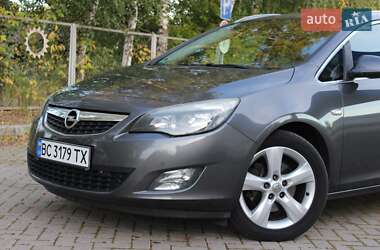 Универсал Opel Astra 2011 в 