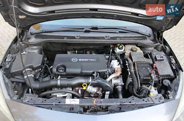 Универсал Opel Astra 2011 в 