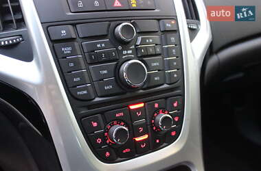 Универсал Opel Astra 2011 в 