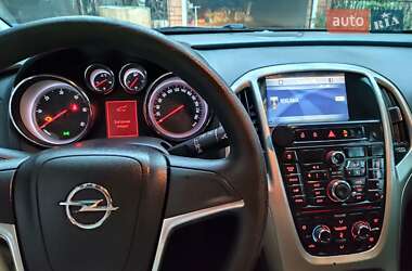 Универсал Opel Astra 2012 в 