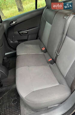 Универсал Opel Astra 2009 в 