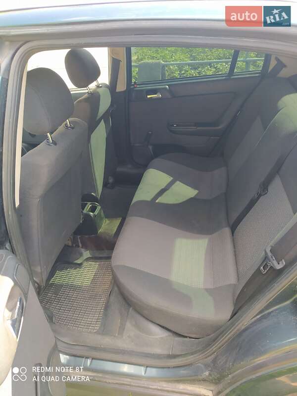 Седан Opel Astra 2004 в Городке