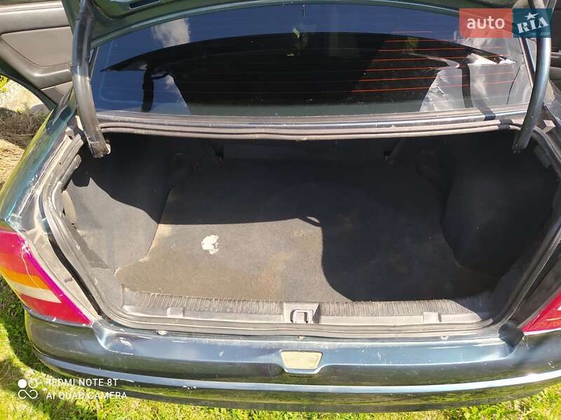 Седан Opel Astra 2004 в Городке