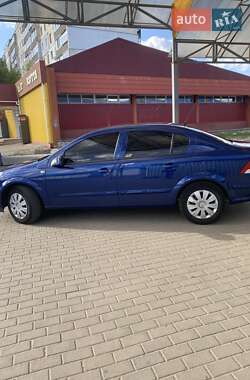 Седан Opel Astra 2009 в Ромнах