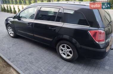 Универсал Opel Astra 2004 в Ровно