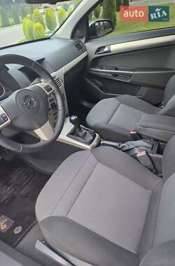 Универсал Opel Astra 2008 в 