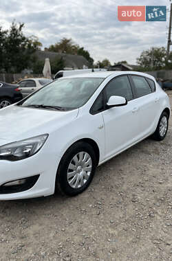 Хэтчбек Opel Astra 2014 в 