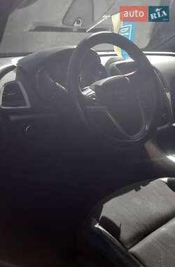 Универсал Opel Astra 2012 в 