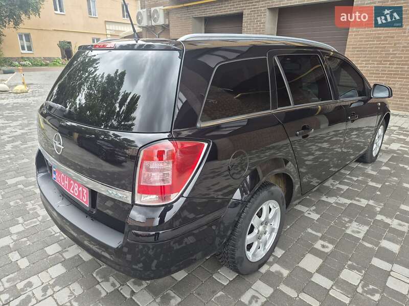 Универсал Opel Astra 2010 в Бердичеве