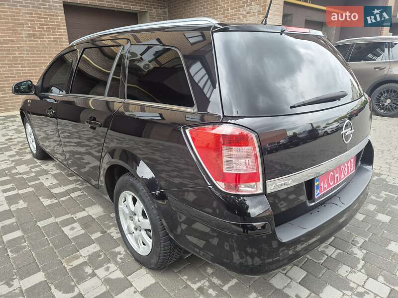 Универсал Opel Astra 2010 в Бердичеве