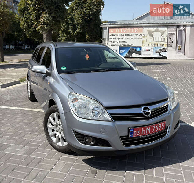Универсал Opel Astra 2010 в Белой Церкви