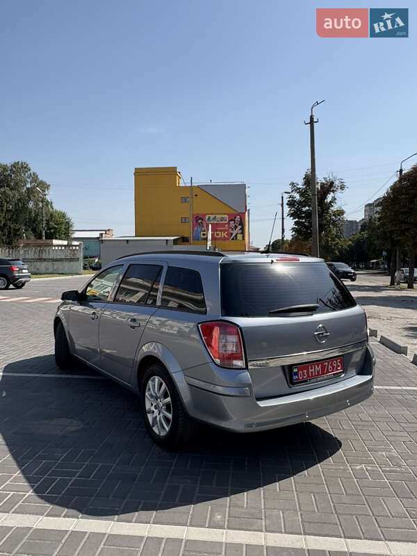 Универсал Opel Astra 2010 в Белой Церкви