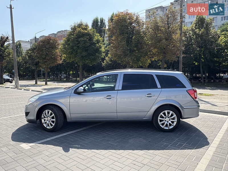 Универсал Opel Astra 2010 в Белой Церкви