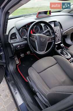 Хэтчбек Opel Astra 2010 в 