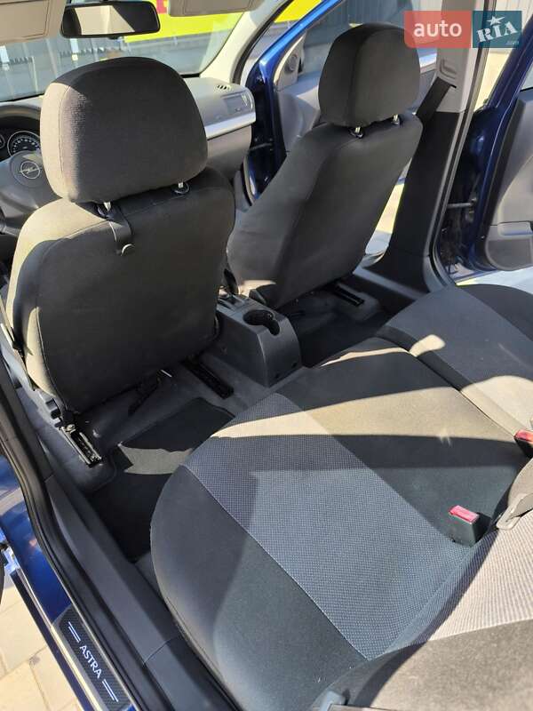 Универсал Opel Astra 2009 в Шепетовке