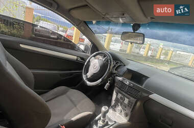 Купе Opel Astra 2006 в 