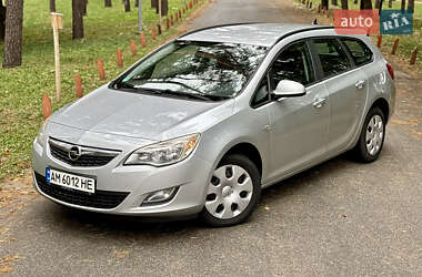 Универсал Opel Astra 2012 в Киеве
