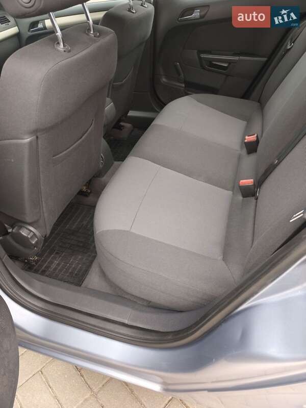 Хэтчбек Opel Astra 2008 в Запорожье