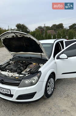 Универсал Opel Astra 2005 в 