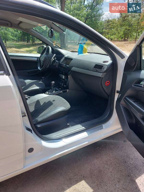 Универсал Opel Astra 2010 в Кропивницком фото 11 Универсал Opel Astra 2010 в Кропивницком