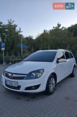 Универсал Opel Astra 2009 в Полтаве