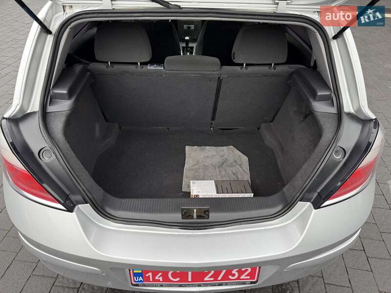 Хэтчбек Opel Astra 2006 в Межгорье