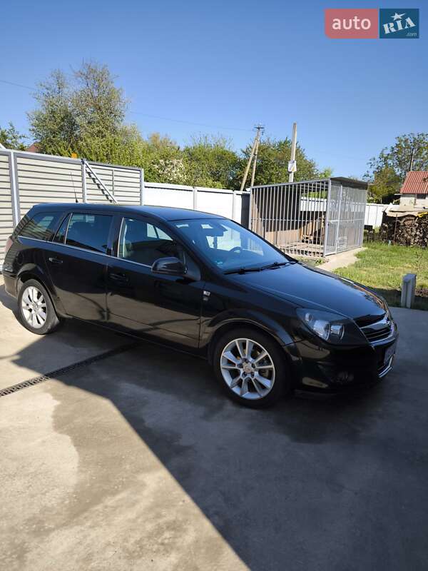 Универсал Opel Astra 2010 в Днепре